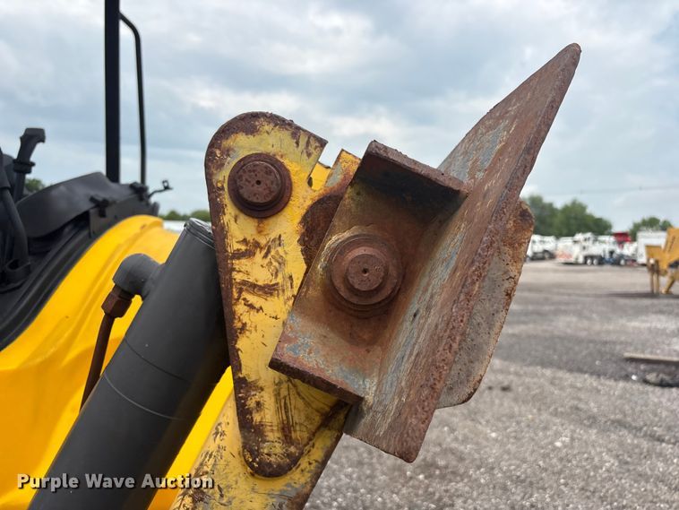 image for item EG9143 2006 New Holland B95TC Backhoe