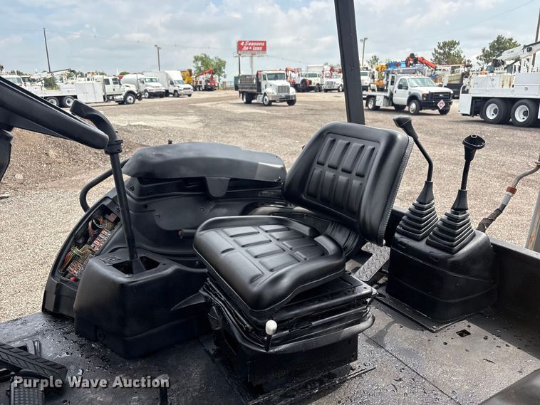 image for item EG9143 2006 New Holland B95TC Backhoe