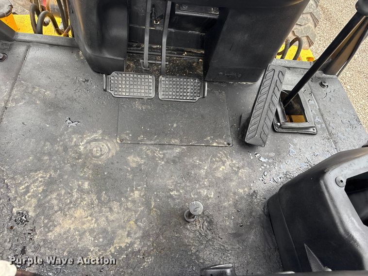 image for item EG9143 2006 New Holland B95TC Backhoe
