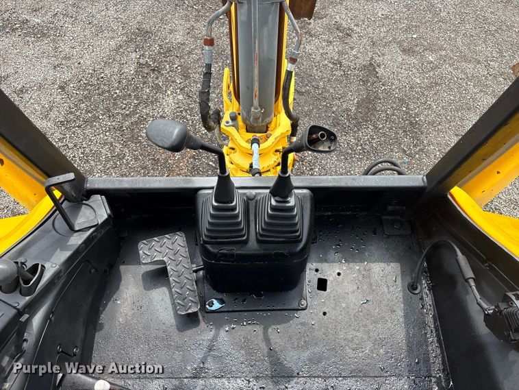 image for item EG9143 2006 New Holland B95TC Backhoe
