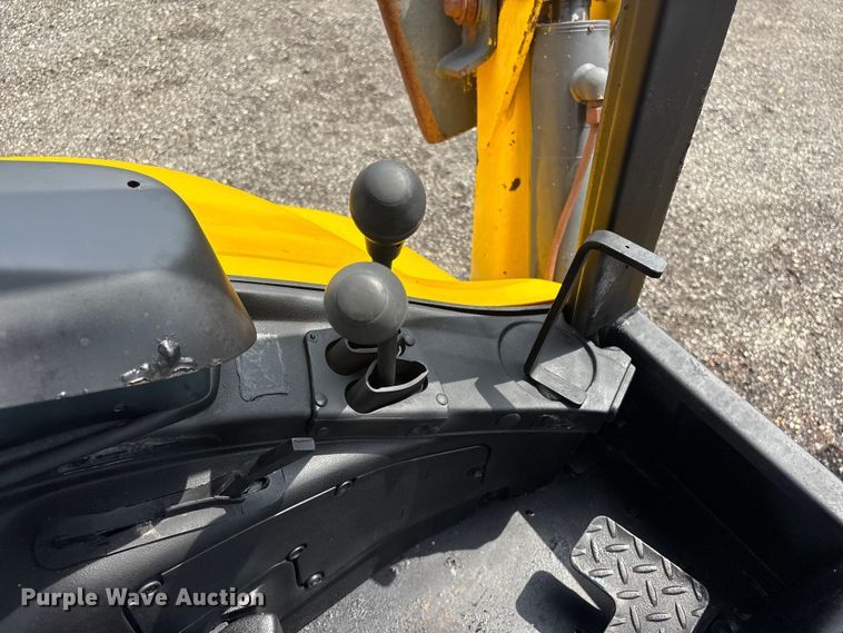 image for item EG9143 2006 New Holland B95TC Backhoe