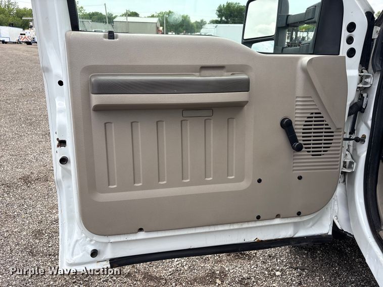 image for item EG9150 2008 Ford F550 crane truck