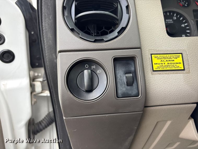 image for item EG9150 2008 Ford F550 crane truck