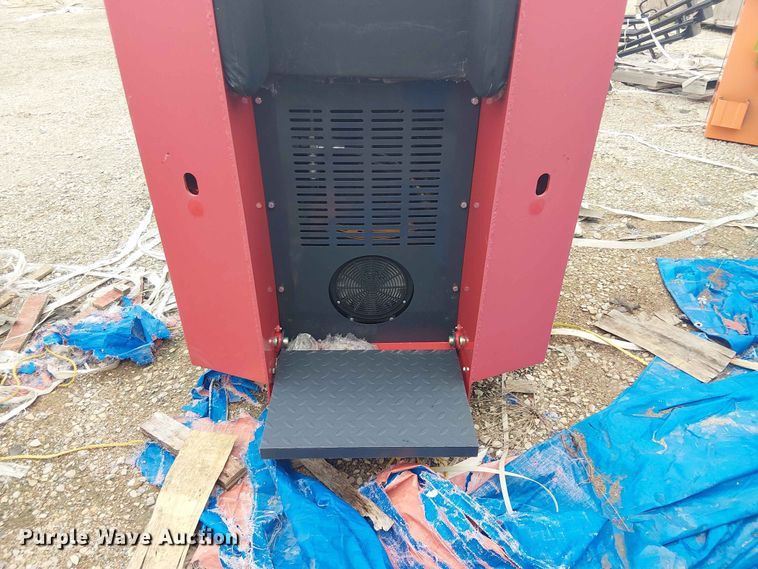 image for item EH4152 2024 Erie Industries SCL850 compact utility loader