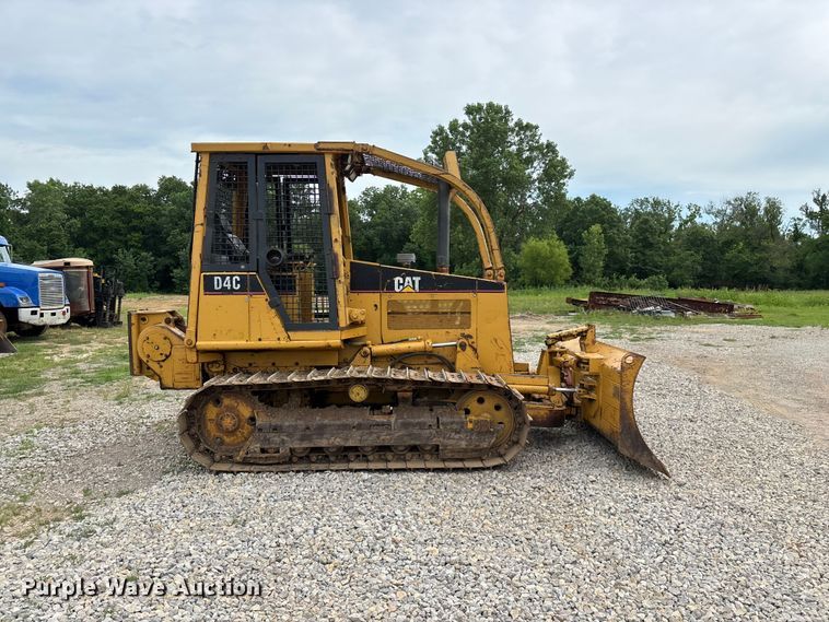 image for item EO4319 1997 Caterpillar D4C Series III dozer
