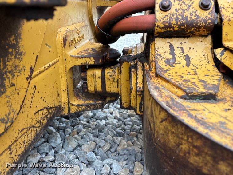 image for item EO4319 1997 Caterpillar D4C Series III dozer