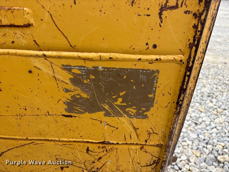 image for item EO4319 1997 Caterpillar D4C Series III dozer