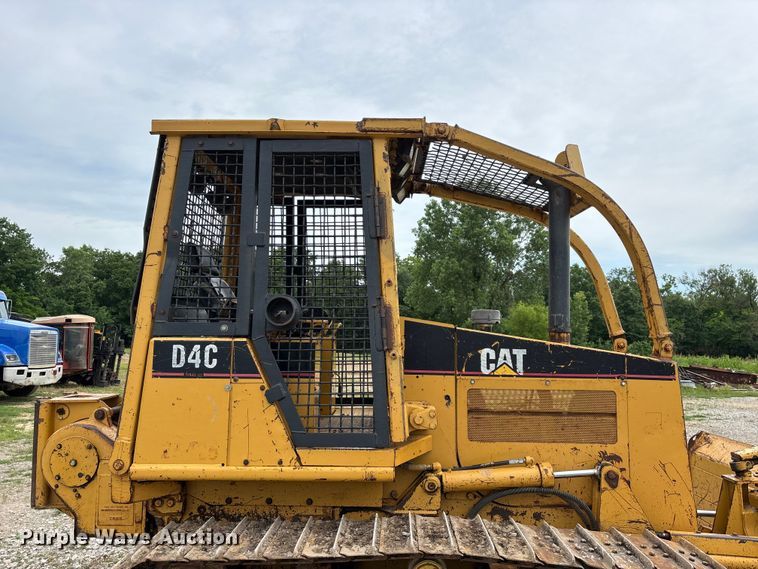 image for item EO4319 1997 Caterpillar D4C Series III dozer