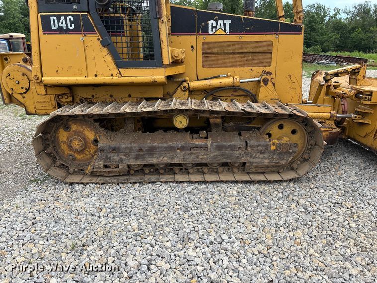 image for item EO4319 1997 Caterpillar D4C Series III dozer