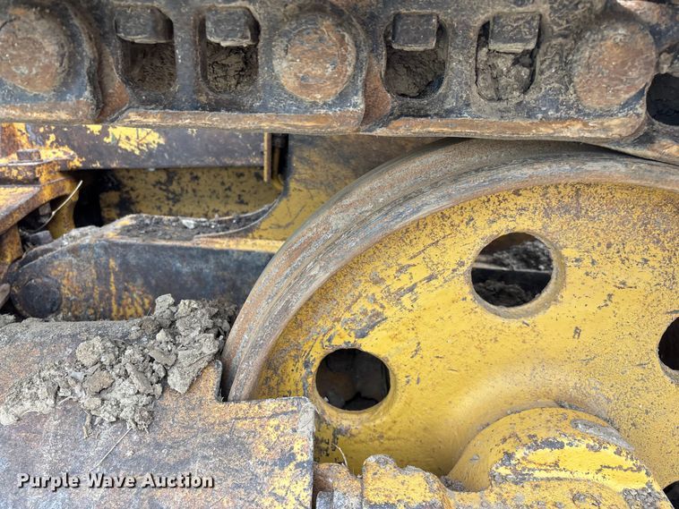 image for item EO4319 1997 Caterpillar D4C Series III dozer