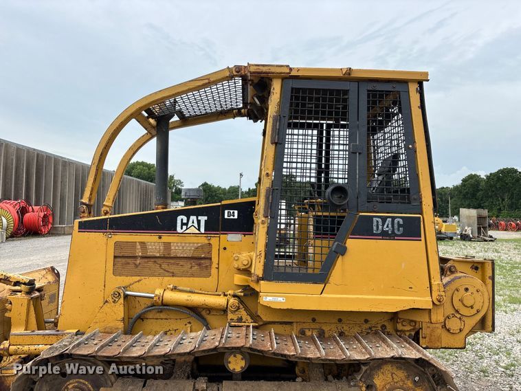 image for item EO4319 1997 Caterpillar D4C Series III dozer