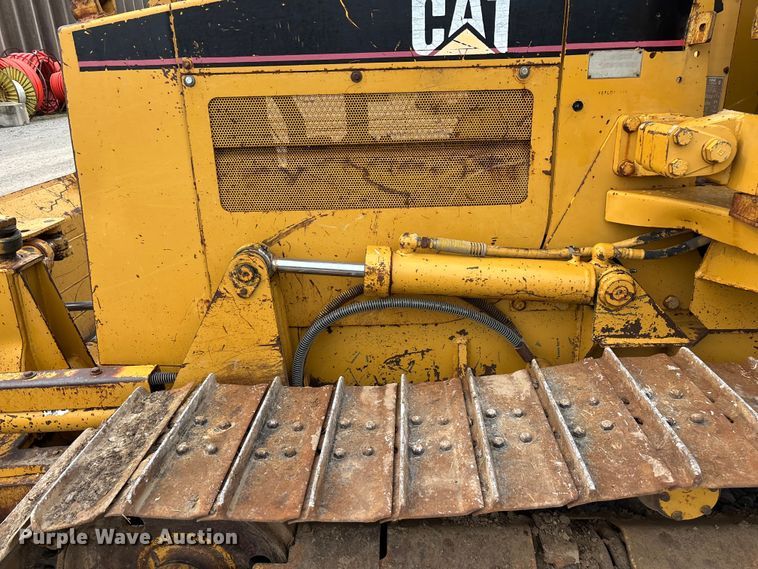 image for item EO4319 1997 Caterpillar D4C Series III dozer