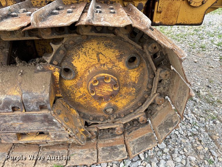 image for item EO4319 1997 Caterpillar D4C Series III dozer