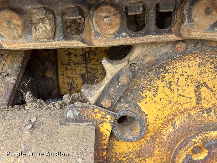 image for item EO4319 1997 Caterpillar D4C Series III dozer