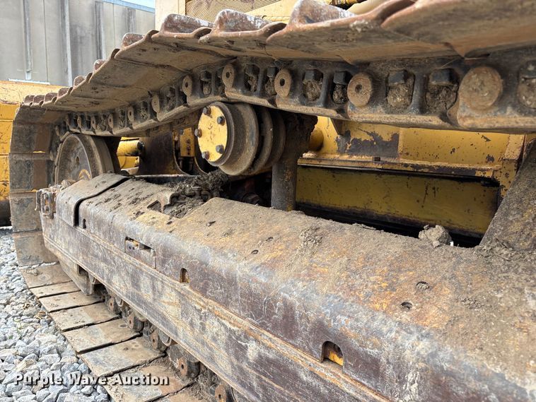 image for item EO4319 1997 Caterpillar D4C Series III dozer