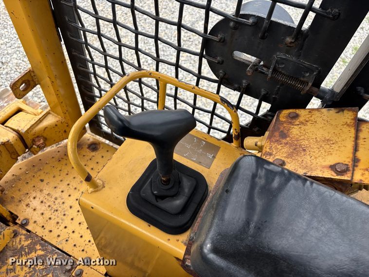 image for item EO4319 1997 Caterpillar D4C Series III dozer