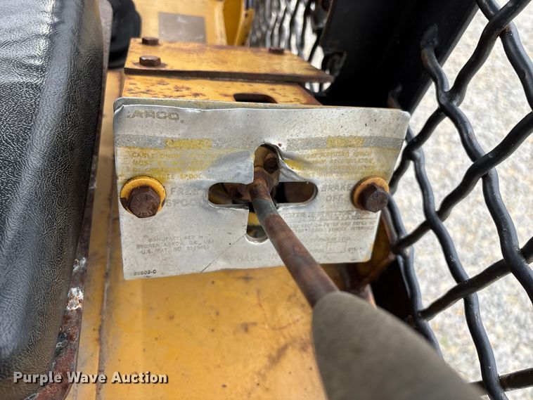 image for item EO4319 1997 Caterpillar D4C Series III dozer