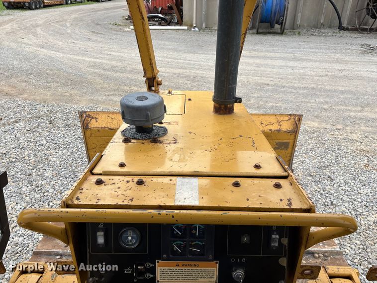 image for item EO4319 1997 Caterpillar D4C Series III dozer