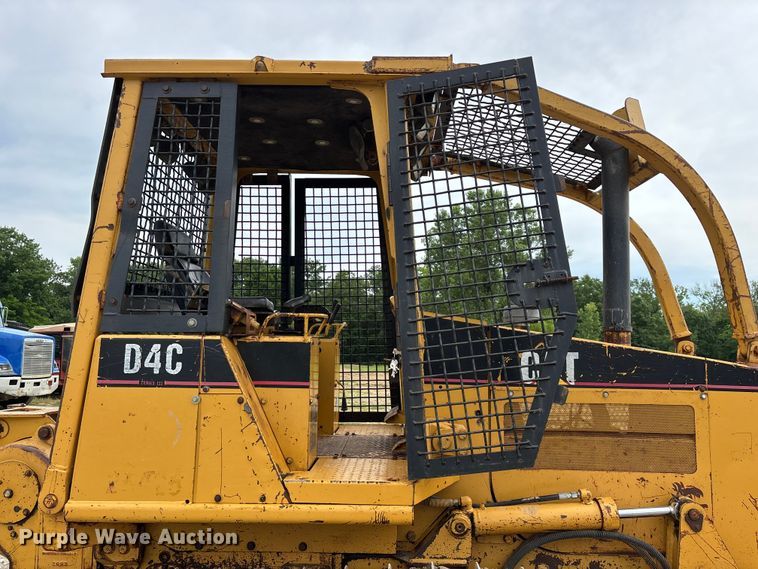 image for item EO4319 1997 Caterpillar D4C Series III dozer