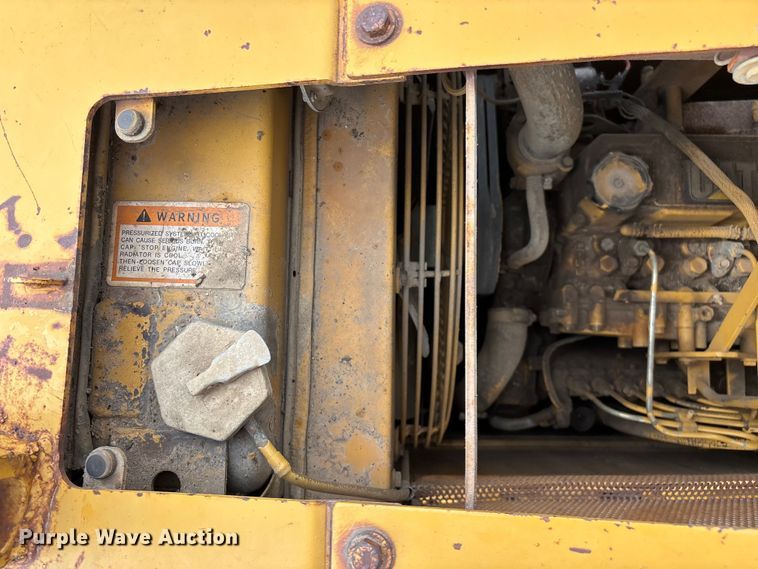 image for item EO4319 1997 Caterpillar D4C Series III dozer