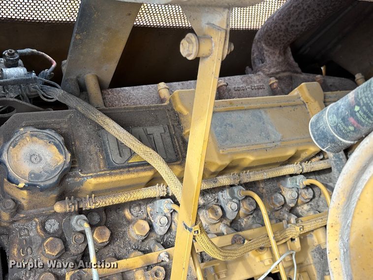 image for item EO4319 1997 Caterpillar D4C Series III dozer
