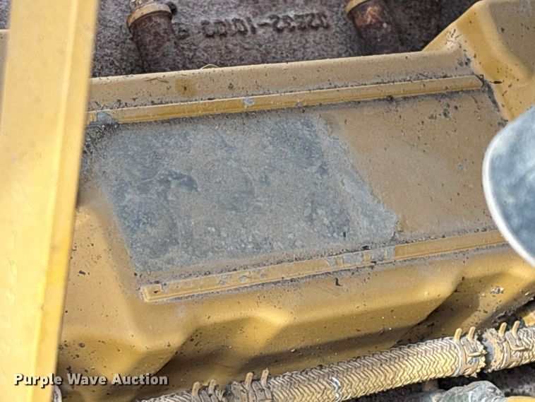 image for item EO4319 1997 Caterpillar D4C Series III dozer