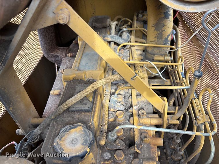 image for item EO4319 1997 Caterpillar D4C Series III dozer