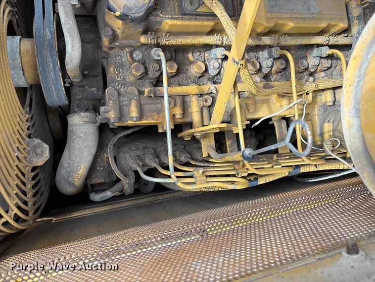 image for item EO4319 1997 Caterpillar D4C Series III dozer