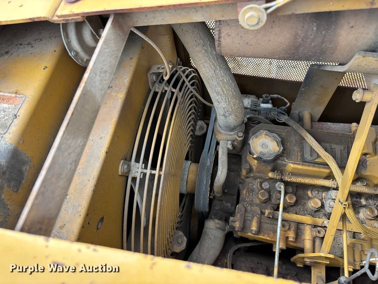 image for item EO4319 1997 Caterpillar D4C Series III dozer