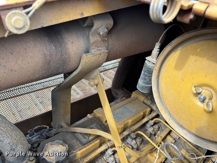 image for item EO4319 1997 Caterpillar D4C Series III dozer