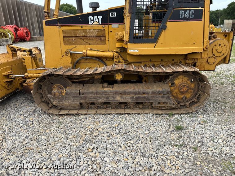 image for item EO4319 1997 Caterpillar D4C Series III dozer