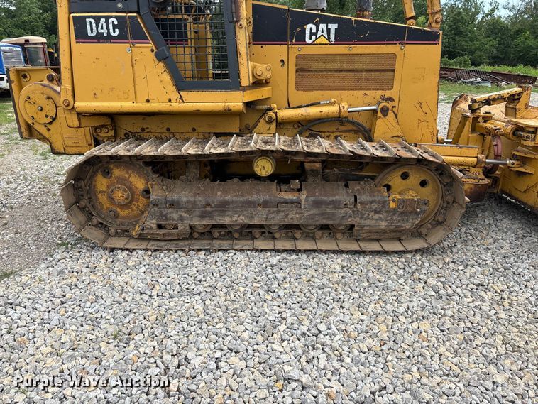 image for item EO4319 1997 Caterpillar D4C Series III dozer