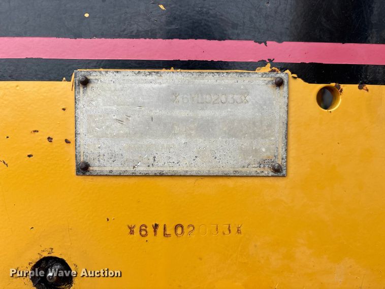 image for item EO4319 1997 Caterpillar D4C Series III dozer