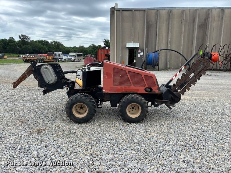 image for item EO4320 2013 Ditch Witch 410SX trencher