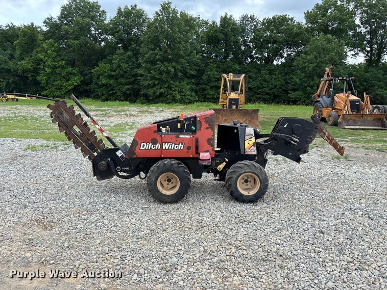 image for item EO4320 2013 Ditch Witch 410SX trencher