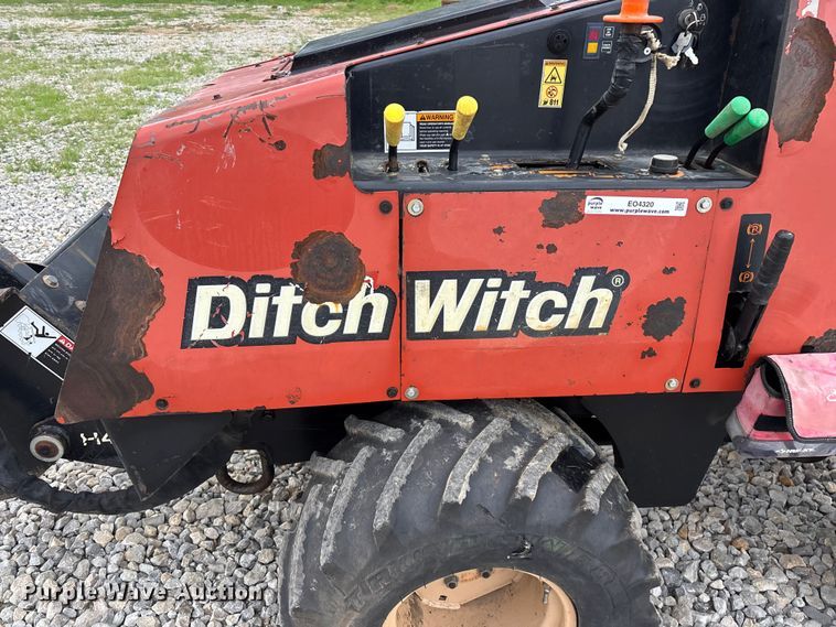 image for item EO4320 2013 Ditch Witch 410SX trencher
