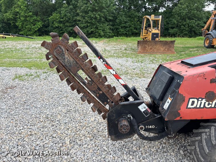 image for item EO4320 2013 Ditch Witch 410SX trencher