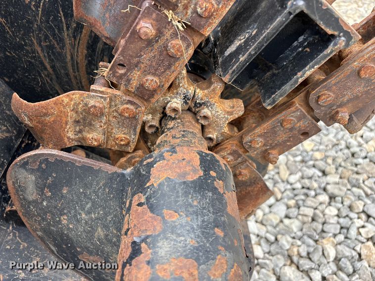 image for item EO4320 2013 Ditch Witch 410SX trencher
