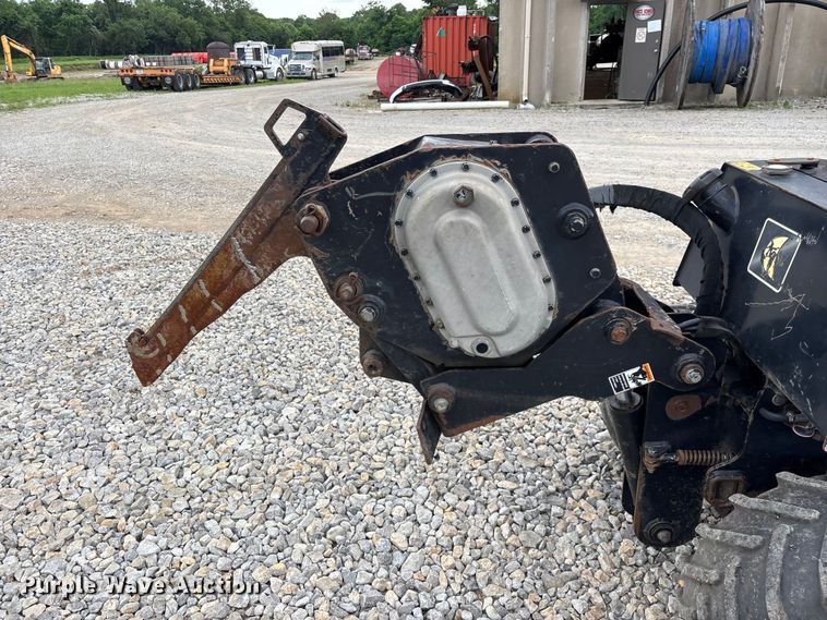 image for item EO4320 2013 Ditch Witch 410SX trencher