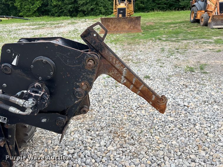 image for item EO4320 2013 Ditch Witch 410SX trencher