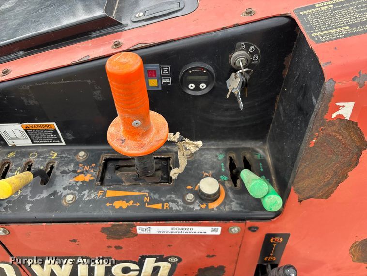 image for item EO4320 2013 Ditch Witch 410SX trencher