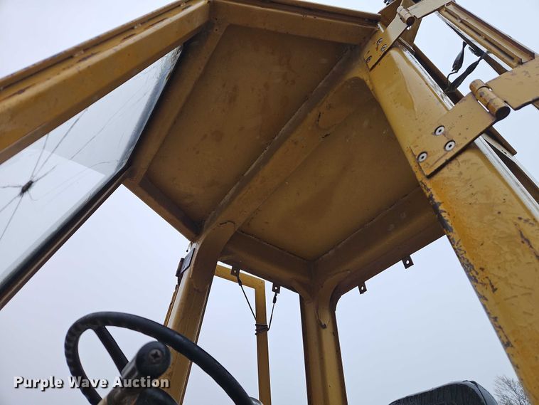 image for item EO7057 1973 Caterpillar 930 wheel loader