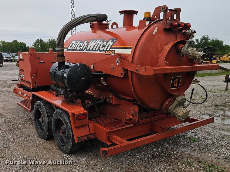 image for item EO7331 2013 Ditch Witch FX30 vacuum trailer