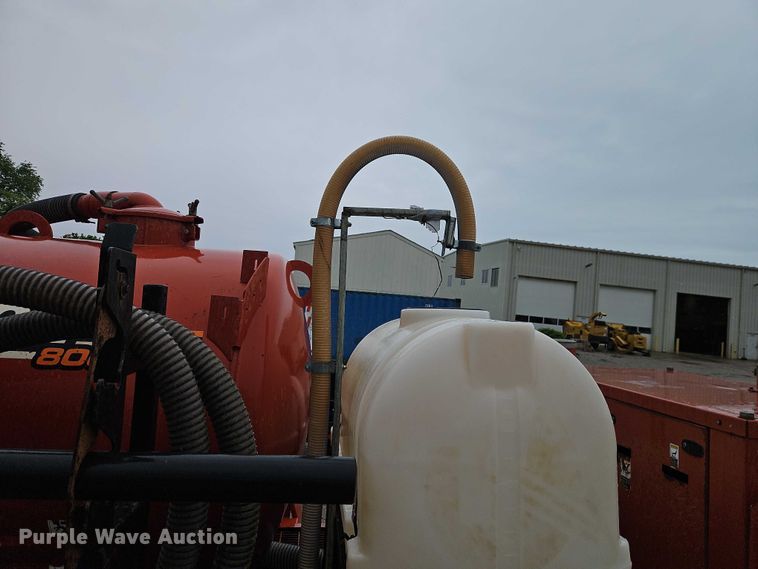image for item EO7331 2013 Ditch Witch FX30 vacuum trailer