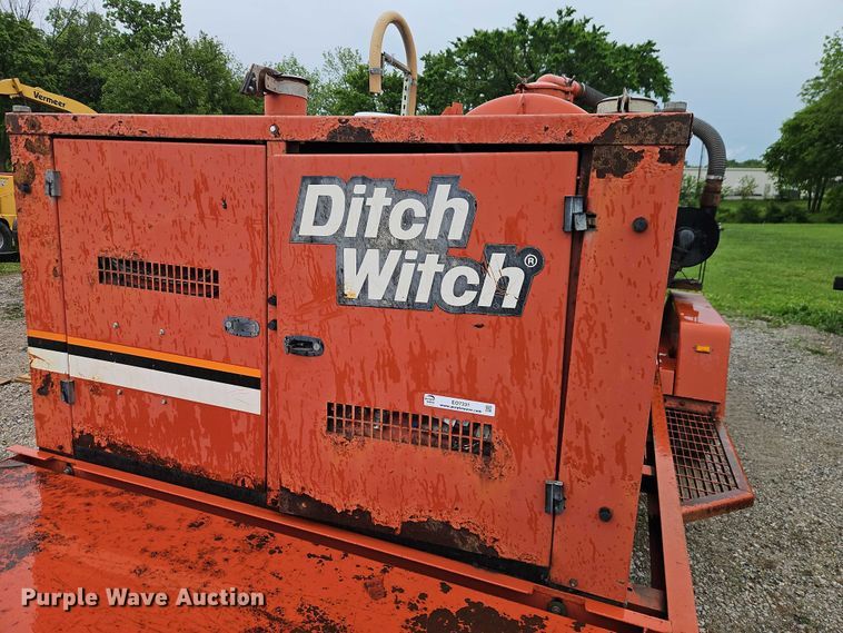 image for item EO7331 2013 Ditch Witch FX30 vacuum trailer