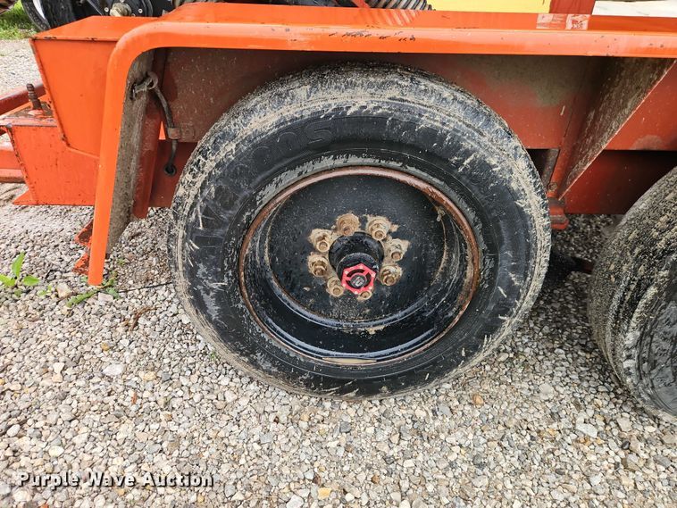 image for item EO7331 2013 Ditch Witch FX30 vacuum trailer