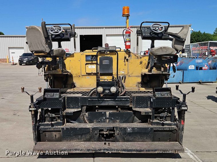 image for item EO7386 2022 Weiler P385B paver