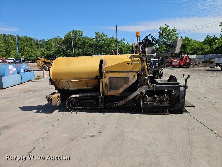 image for item EO7386 2022 Weiler P385B paver