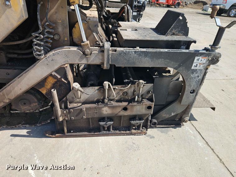 image for item EO7386 2022 Weiler P385B paver