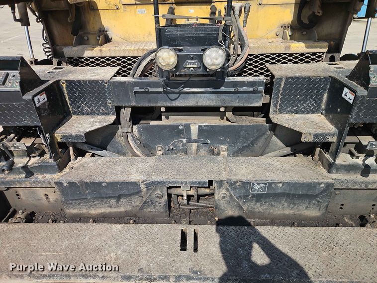 image for item EO7386 2022 Weiler P385B paver